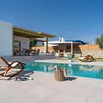فيلة Serenity